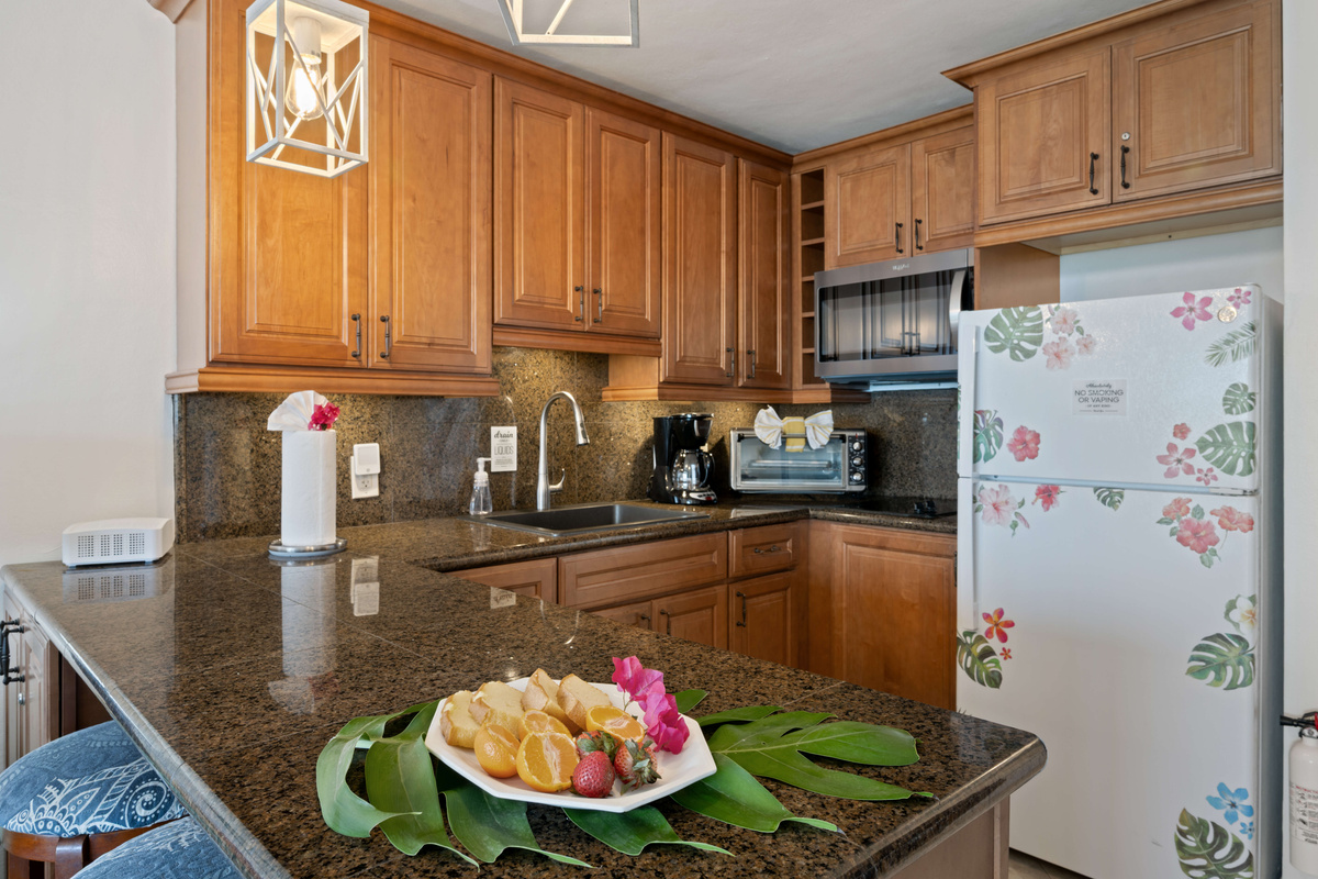 Fully equipped kitchen with everything you need for meals at home.
