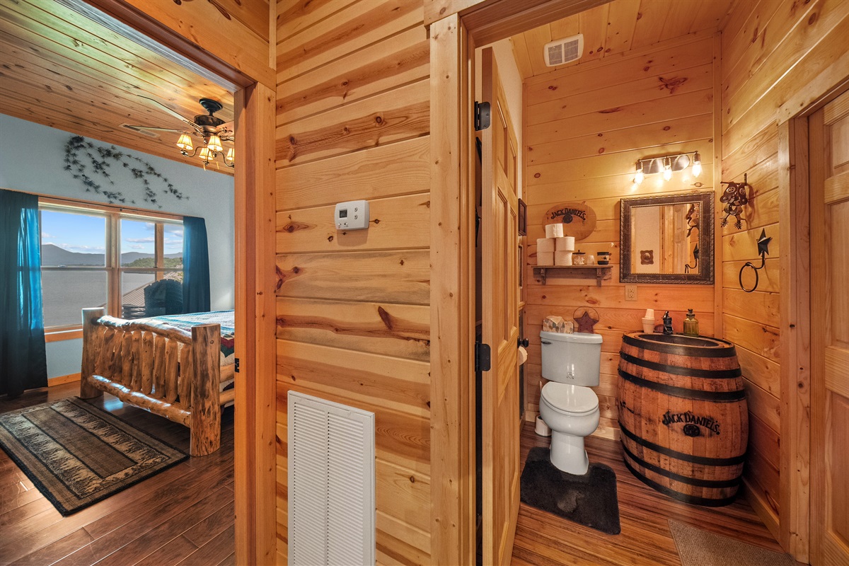 Bathroom 4 (bottom floor 1/2 bath)