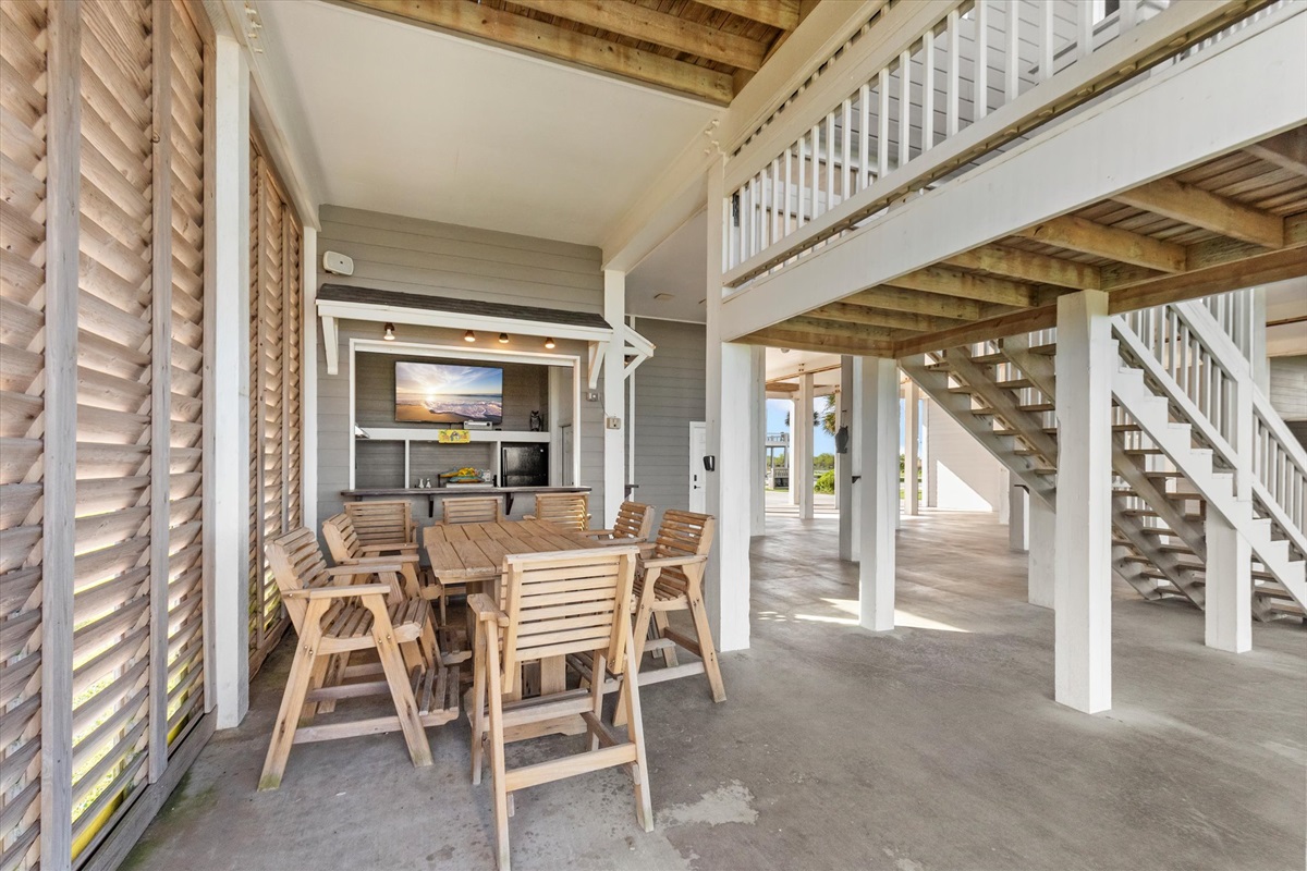 2d57c742c3aa4dab87cce60374bd7758 Large | Beachhouse | Texas | TX | Vacation Homes | Galveston | Crystal Beach | Kokomo | Breezy Days | Beachfront Elegance | Sunrise Serenity | Southern Sands Property Management, LLC