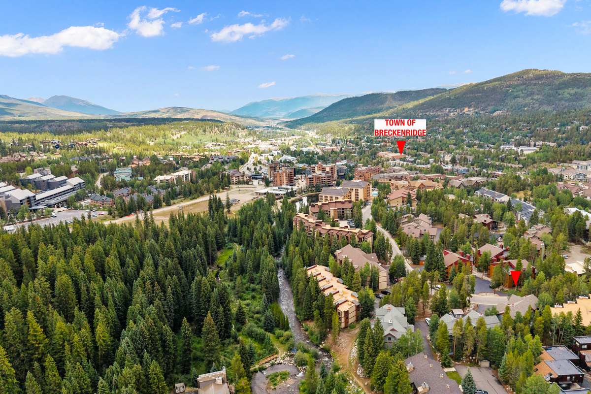 Short walking distance to south end of Main Street Breckenridge for easy access to dozens of restaurants and shops. 