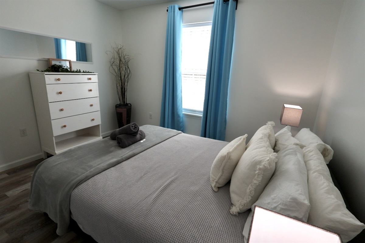 Queen Bedroom