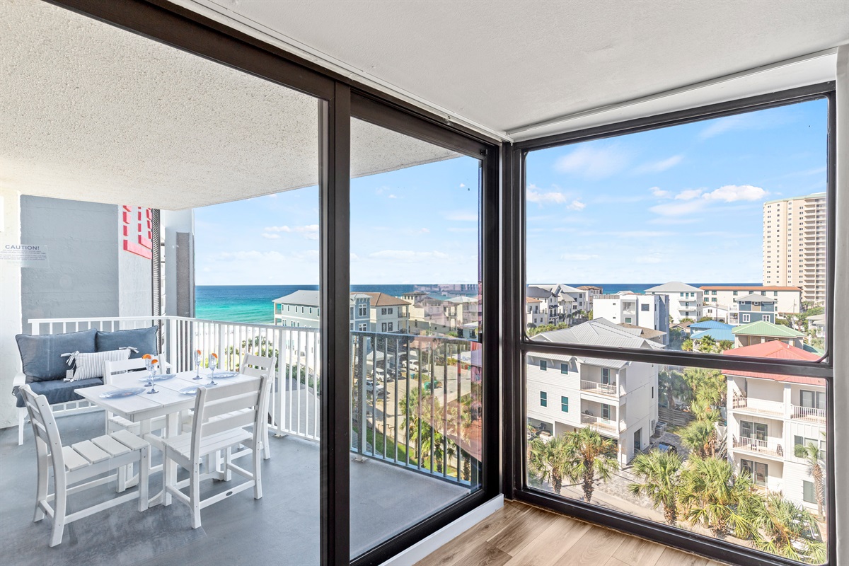 Great water views with Floor to Ceiling Windows