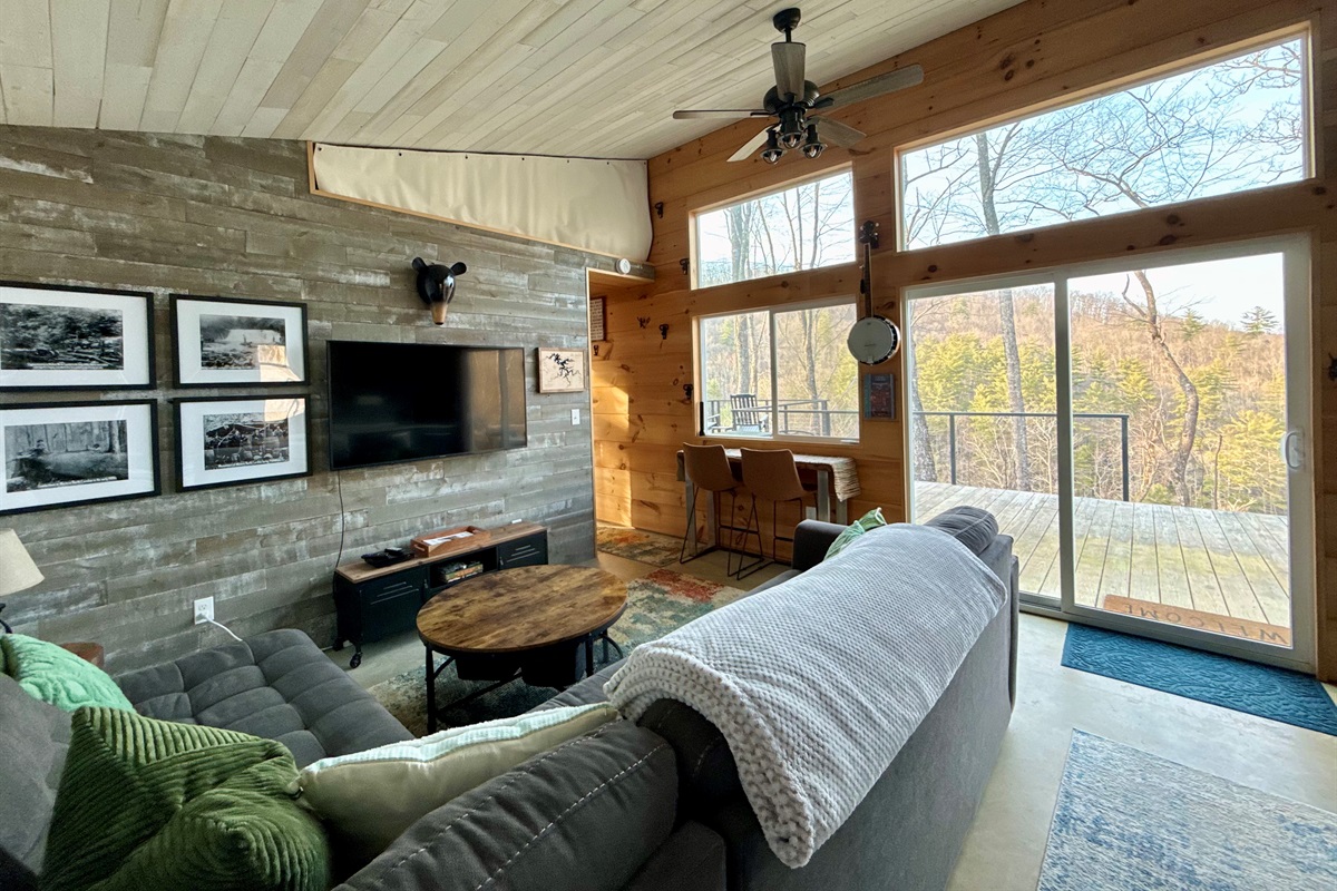 Stretch out on the L-shaped sectional, turn on the Smart TV or DVD player, and unwind after a day of mountain exploring.