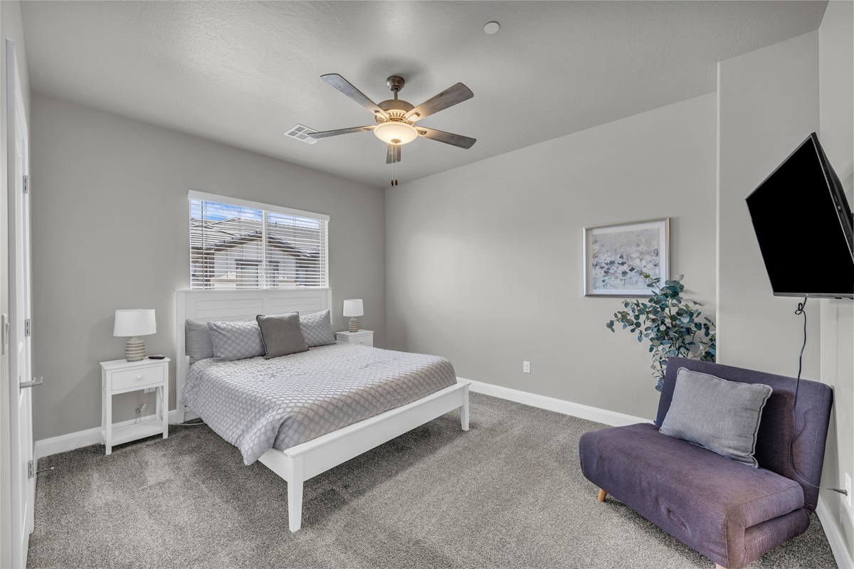 Peaceful queen bedroom
