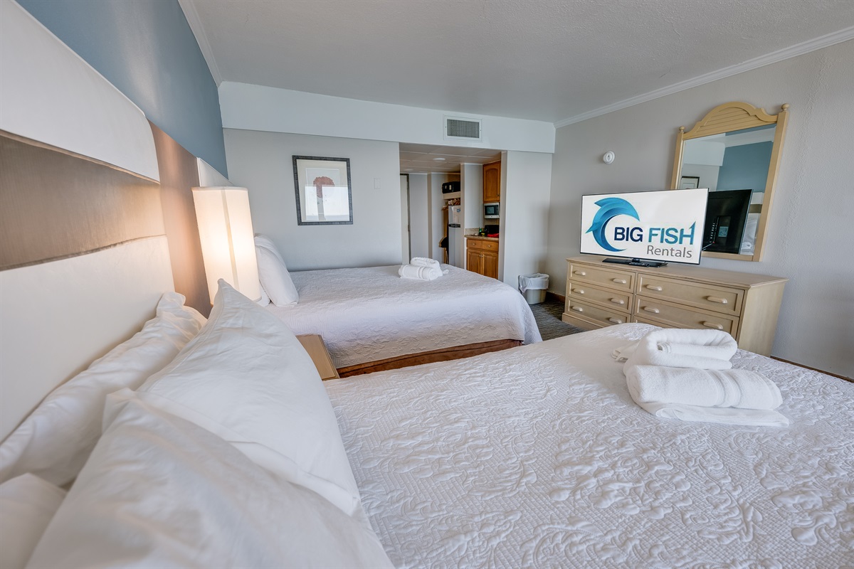 Room with Stunning Views🌊☀️