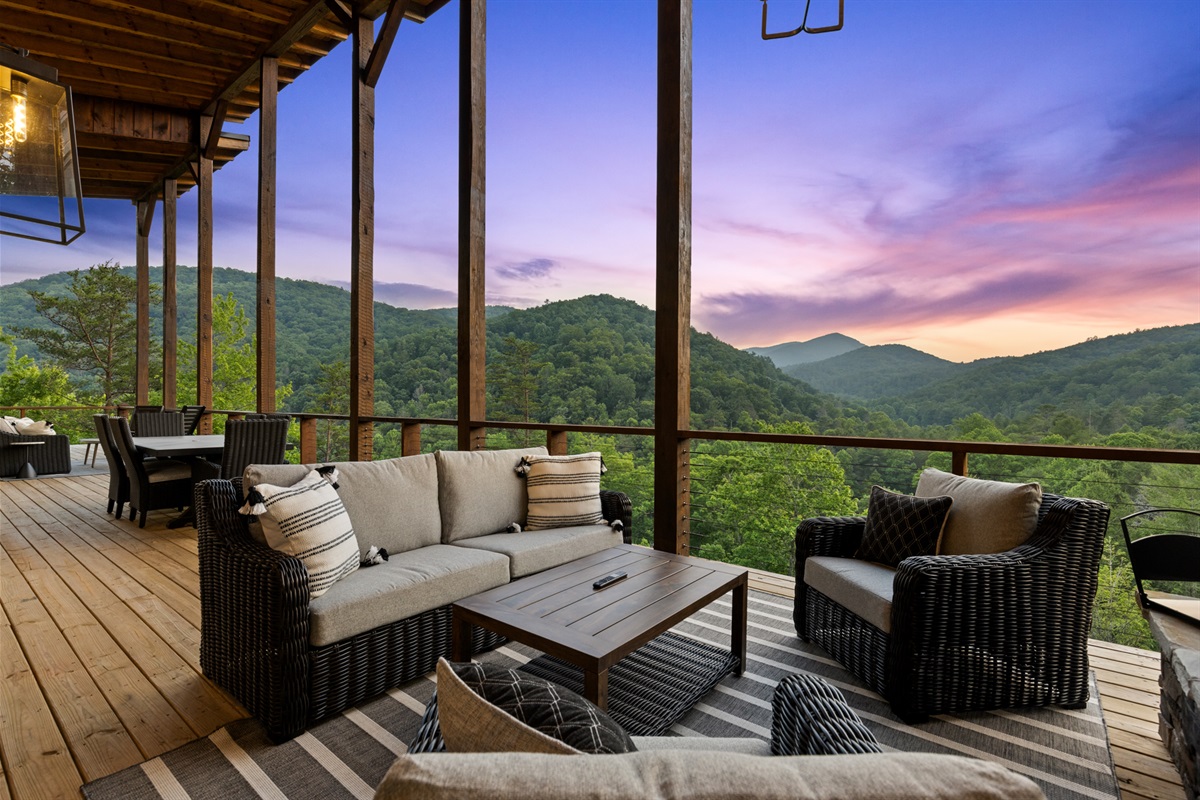 Soft seats and starlit skies invite long conversations.