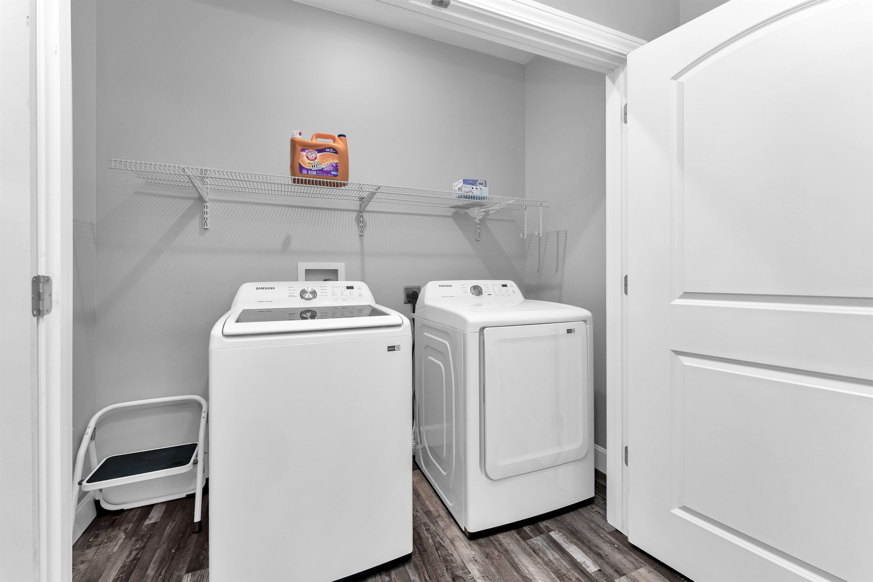 Laundry Upstairs washer&Dryer