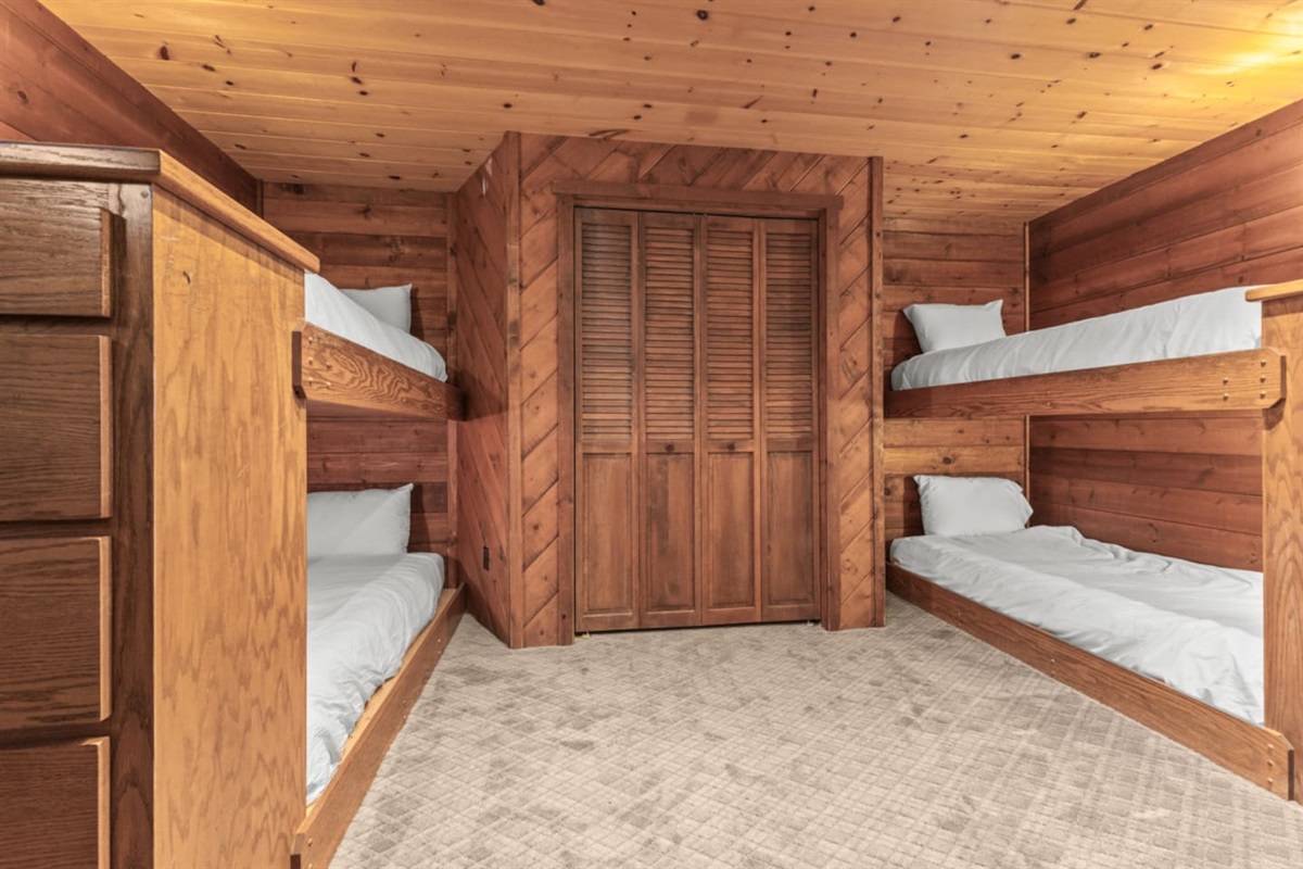 Twin Bedroom #4