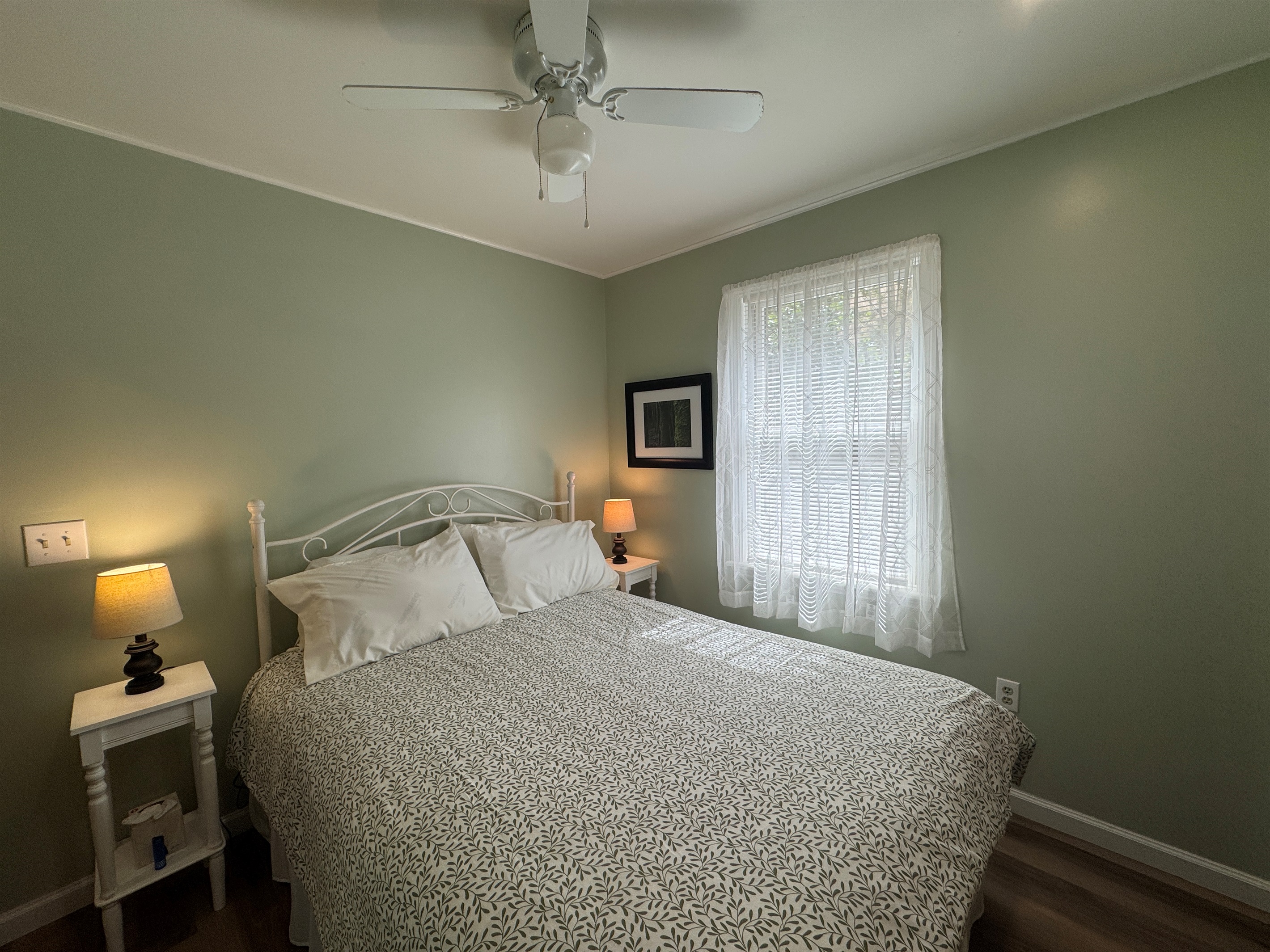 Queen bedroom
