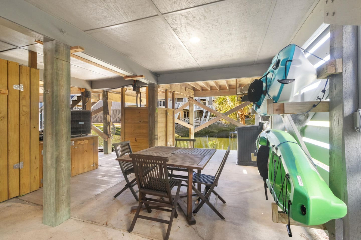 Your covered ground-level sitting area has an enclosed shower and concierge garbage pickup &mdash; thoughtful touches for a stress-free stay.
