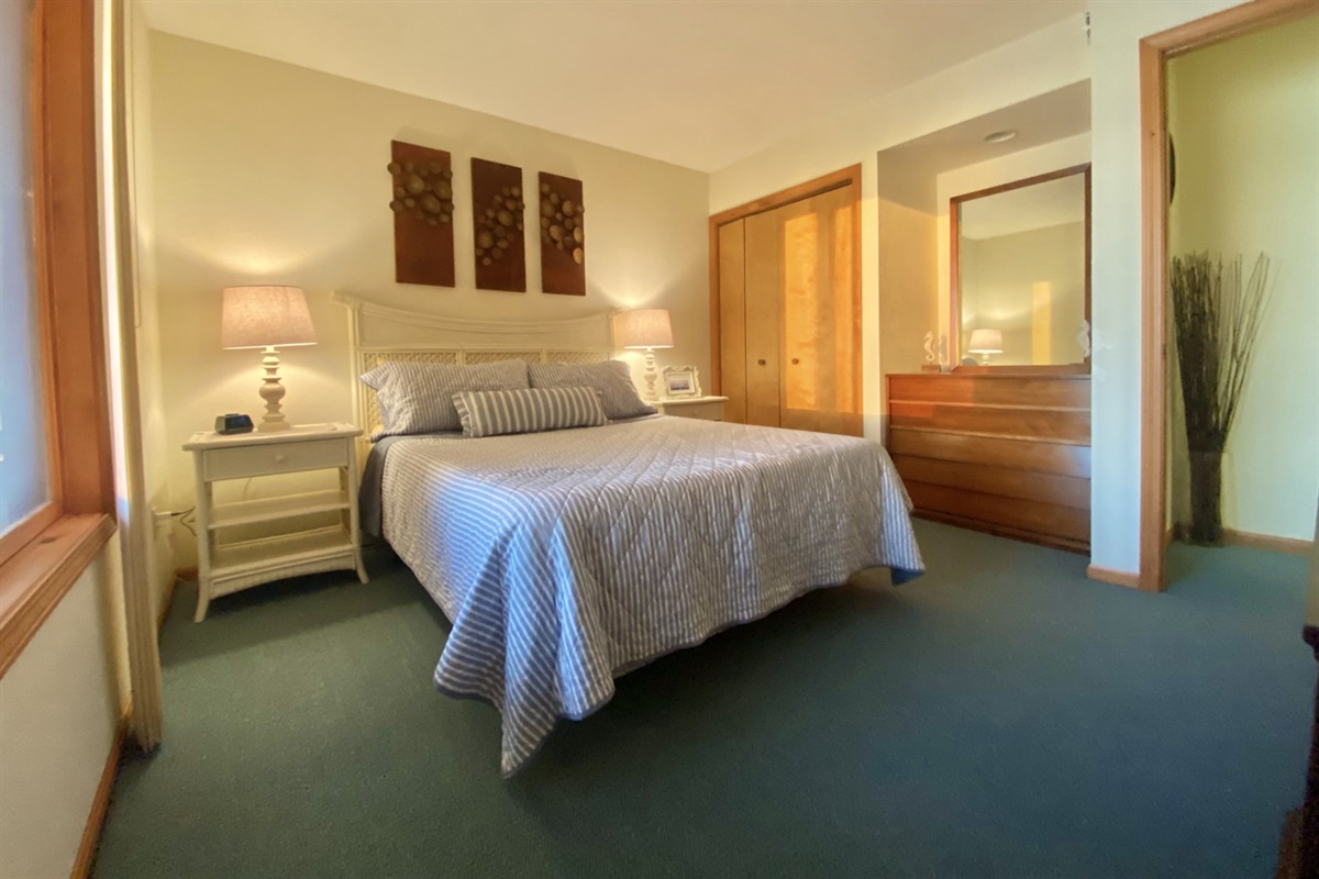 Lower Queen Bedroom