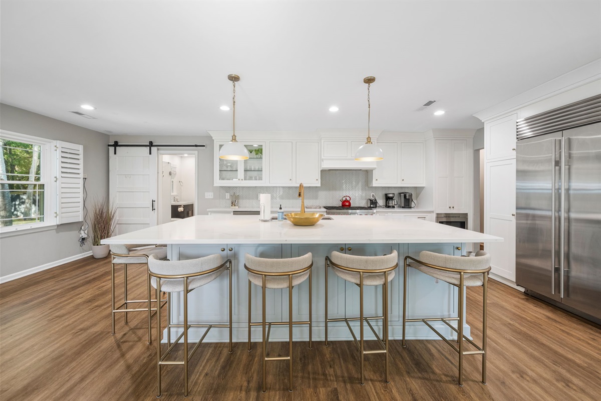 Kitchen Island With Seating for 6 | IOP Escapes Beach Blessing | 3705 Hartnett Blvd, Isle of Palms, SC