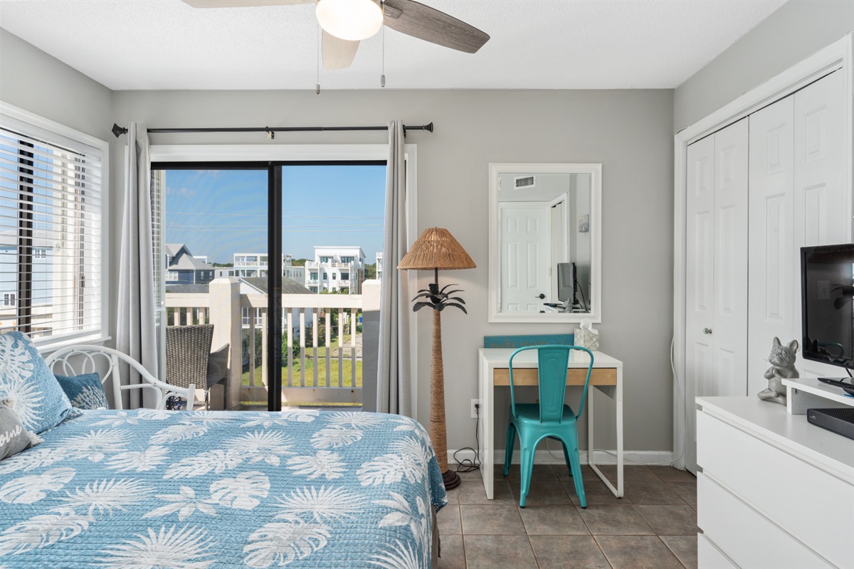 Bedroom, desk