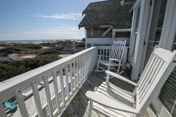 Experience the beauty of  beach from the upper deck. Marvel at the endless horizon and gorgeous coastline while taking in the serenity and peaceful vibes of the area. You can access the beach anytime via The Hemingway's Private boardwalk.