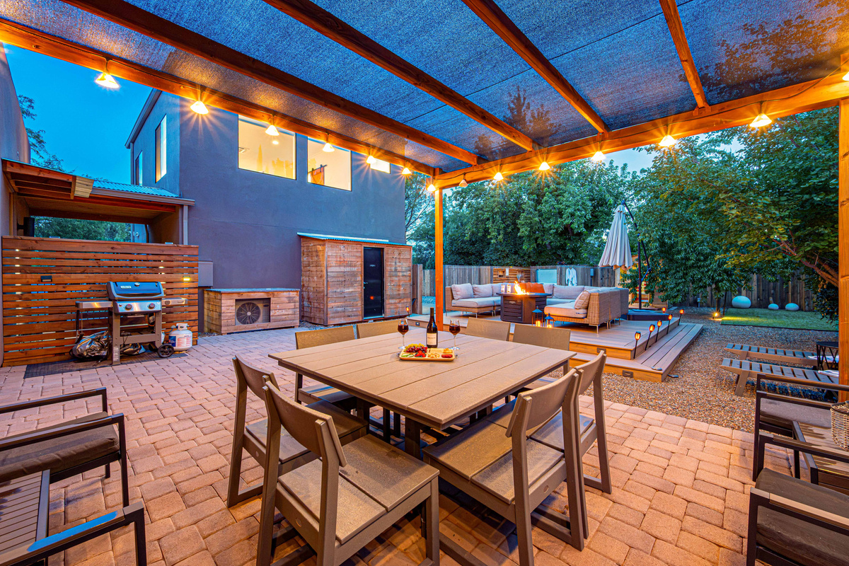 {Back Patio} Weber grill with propane included — perfect for alfresco meals enjoying Sedona sunsets.