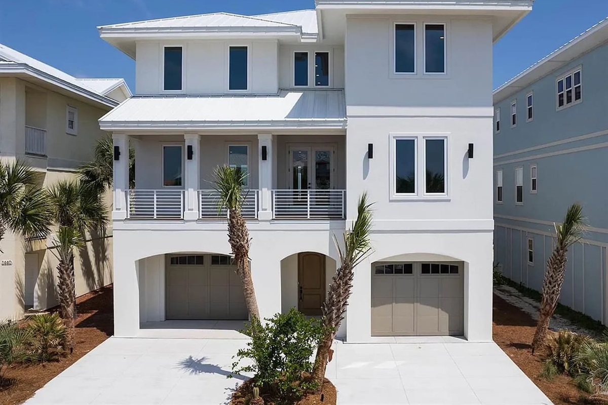 BRAND NEW LUXURY HOME ON THE BAY!