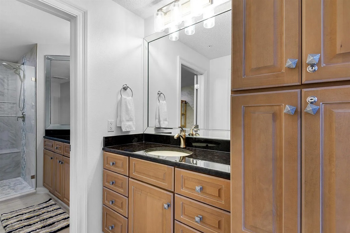 Primary En-Suite
