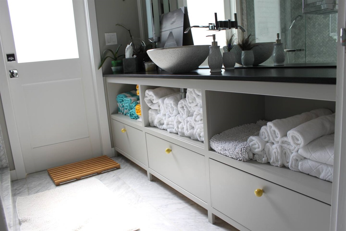 Both bathrooms are equipped with all necessities