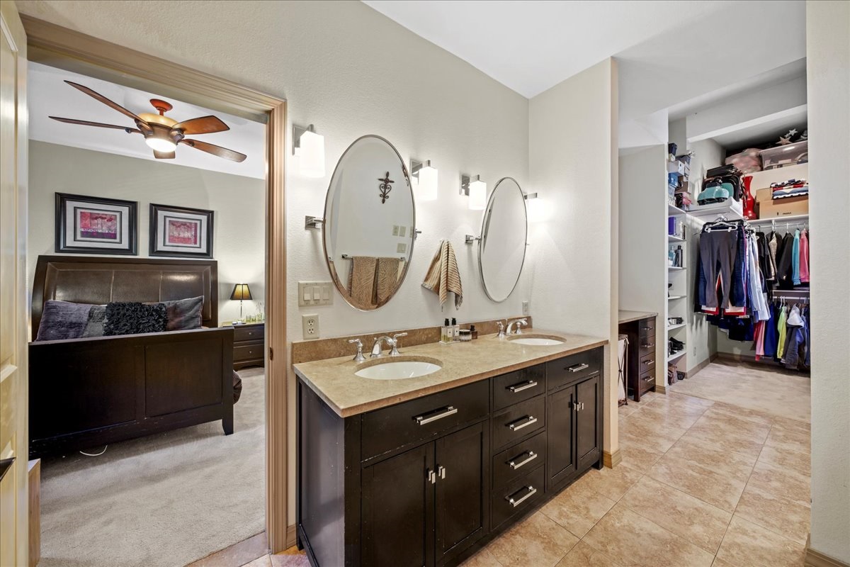 Master on suite bathroom