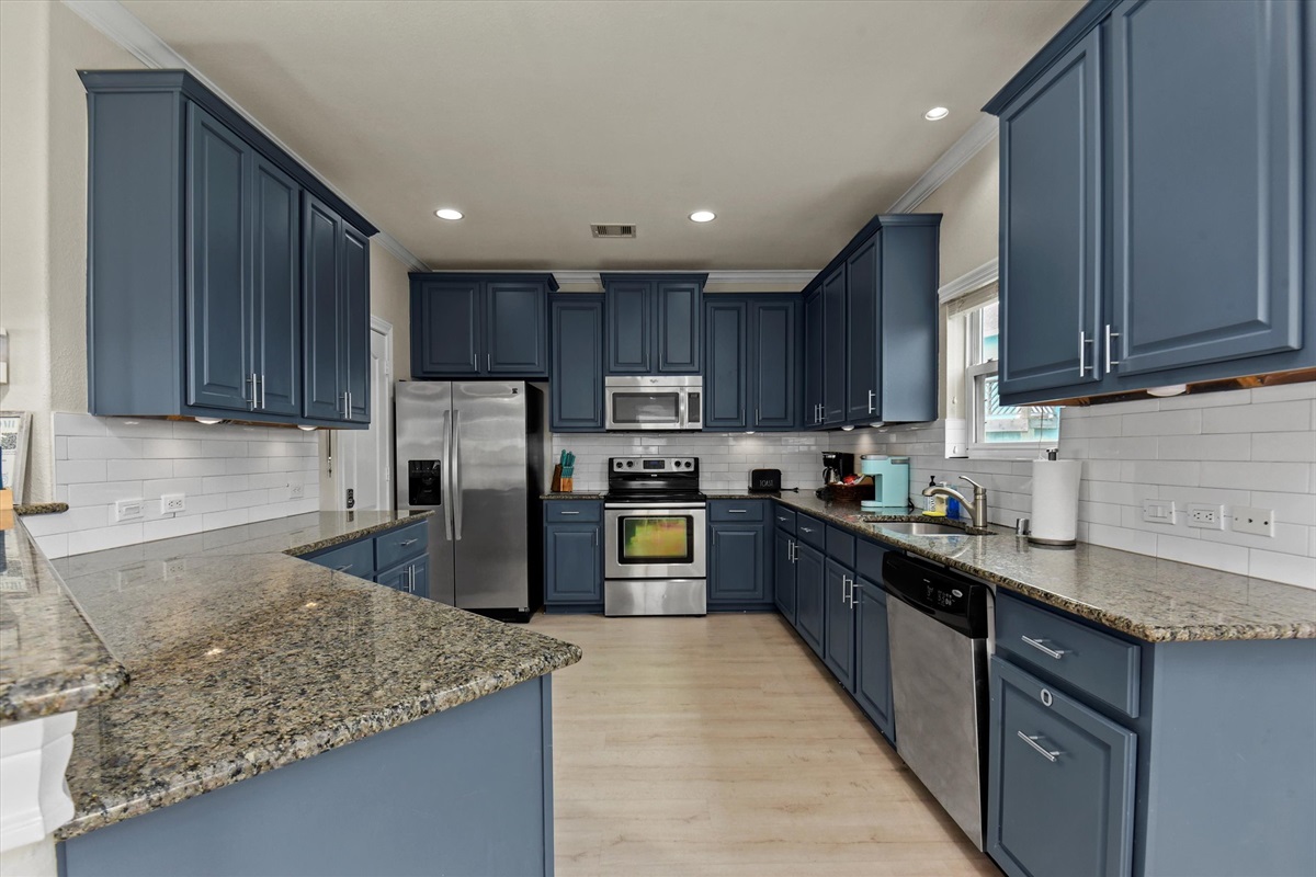 2db52f5e82d7469e9d503c4d0bdfefb7 Large | Beachhouse | Texas | TX | Vacation Homes | Galveston | Crystal Beach | Kokomo | Breezy Days | Beachfront Elegance | Sunrise Serenity | Southern Sands Property Management, LLC