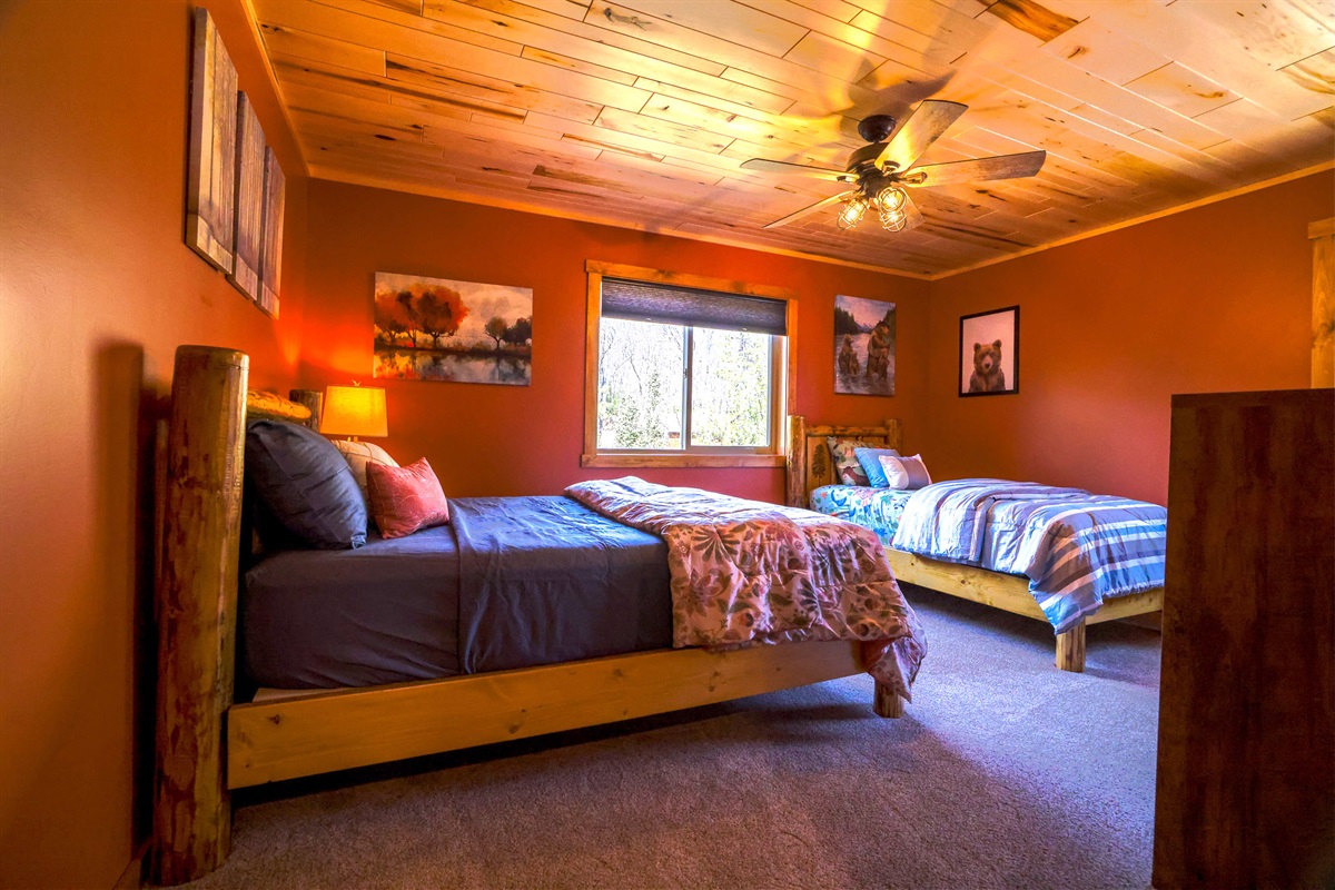 Bedroom 3 - Upper Level, Queen and Twin Beds