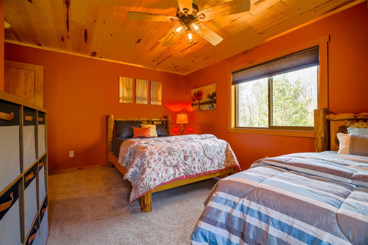 Bedroom 3 - Upper Level, Queen and Twin Beds