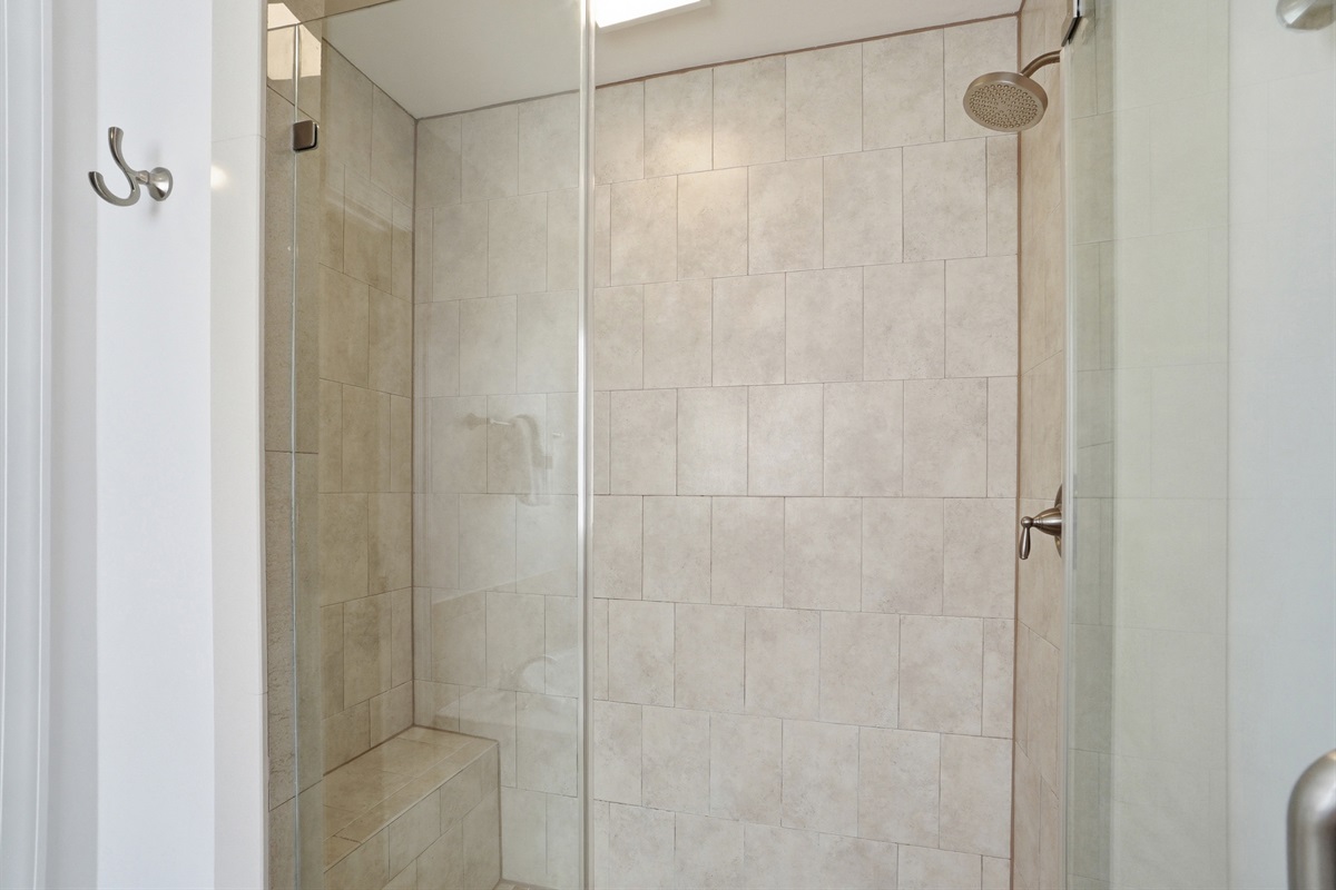 Spacious master shower