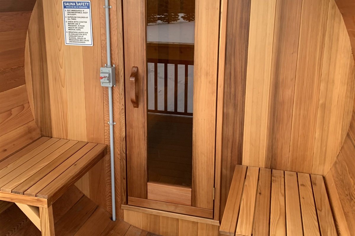 SAUNA INTERIOR. SEATS 6 OR 2 RECLINING