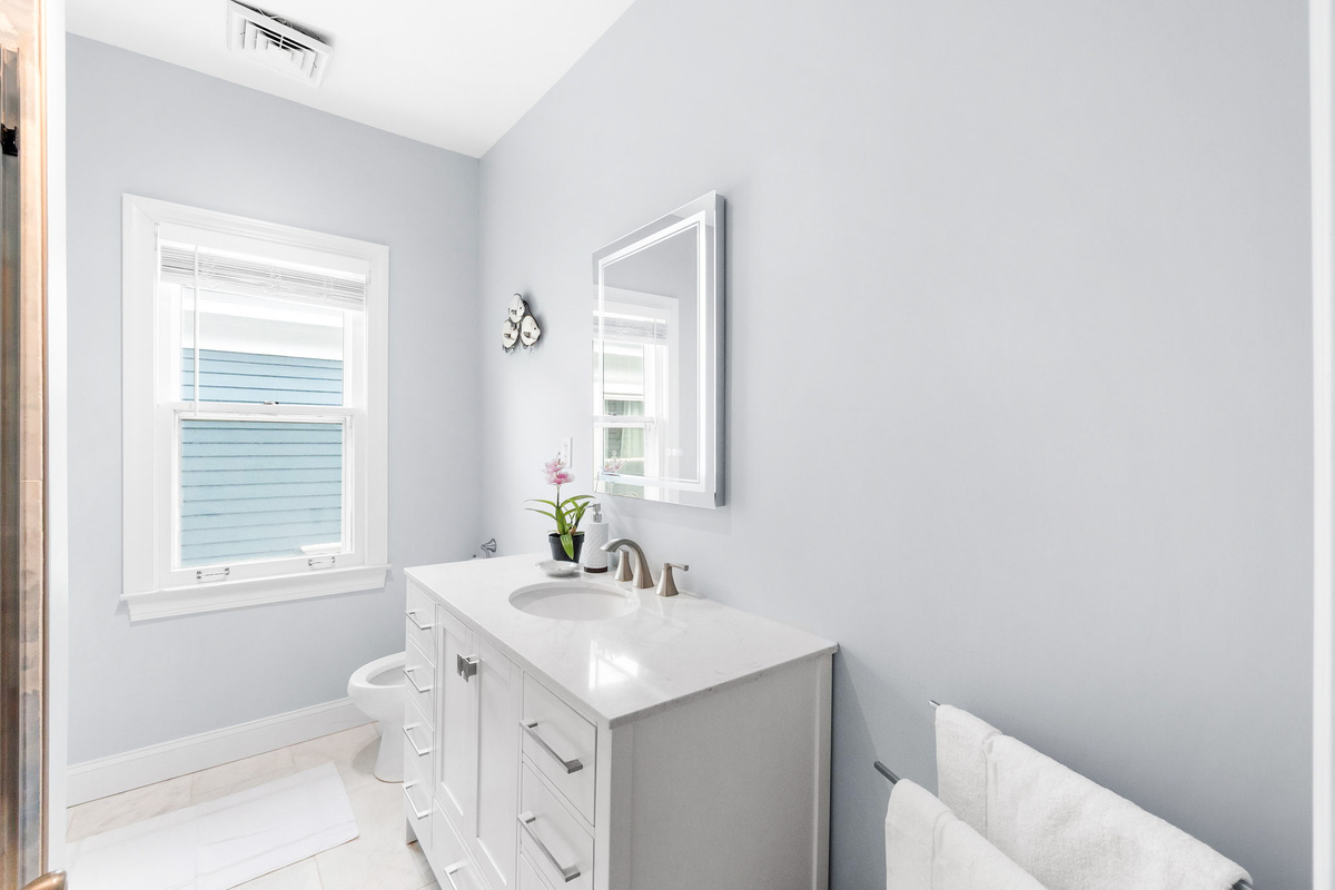Upstairs bathroom