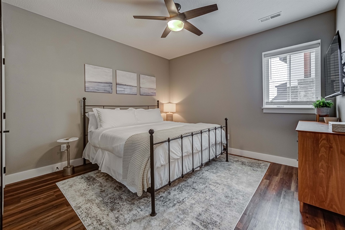 Lower level King #5 with ensuite bathroom