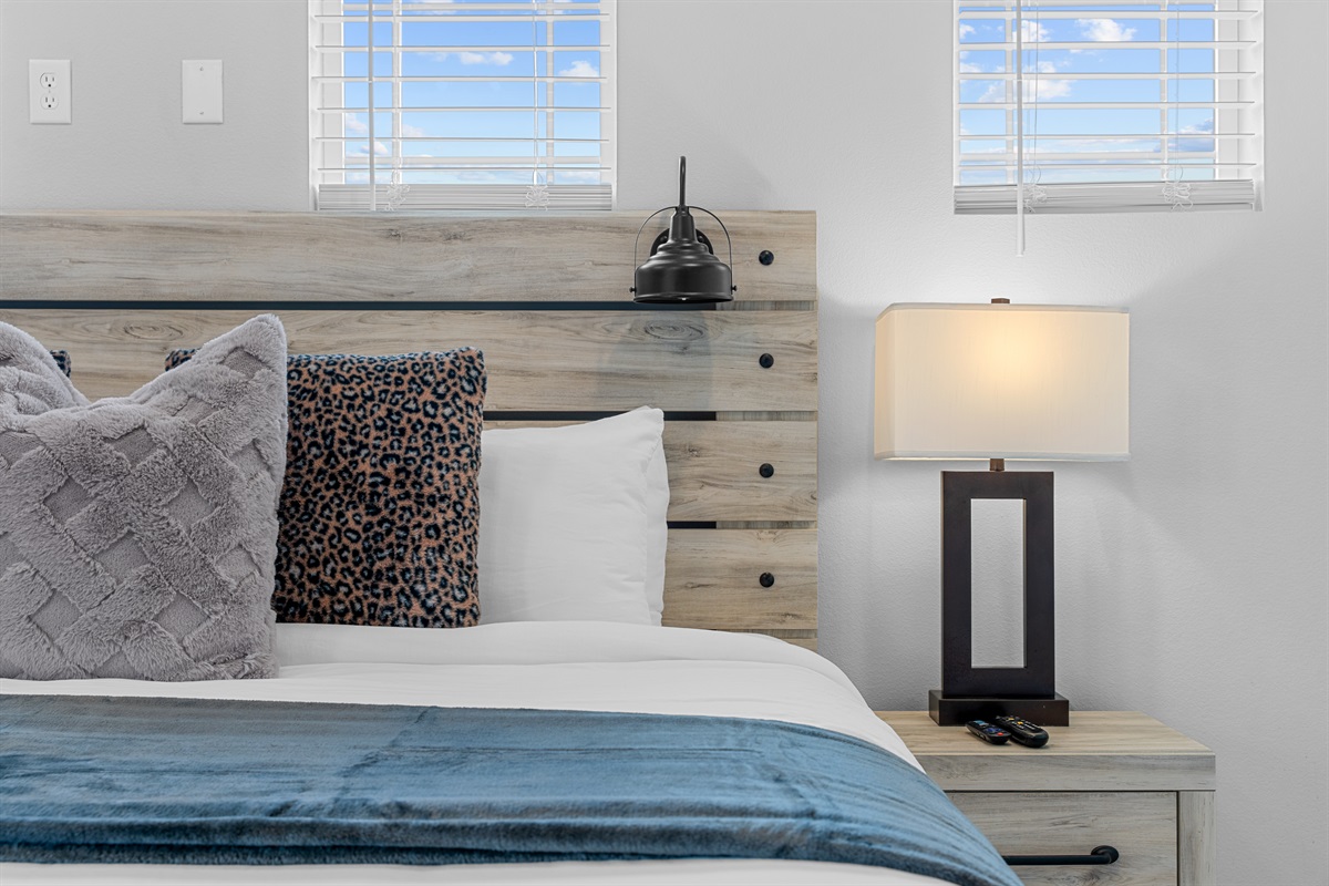 Bedroom 9 (King Suite)