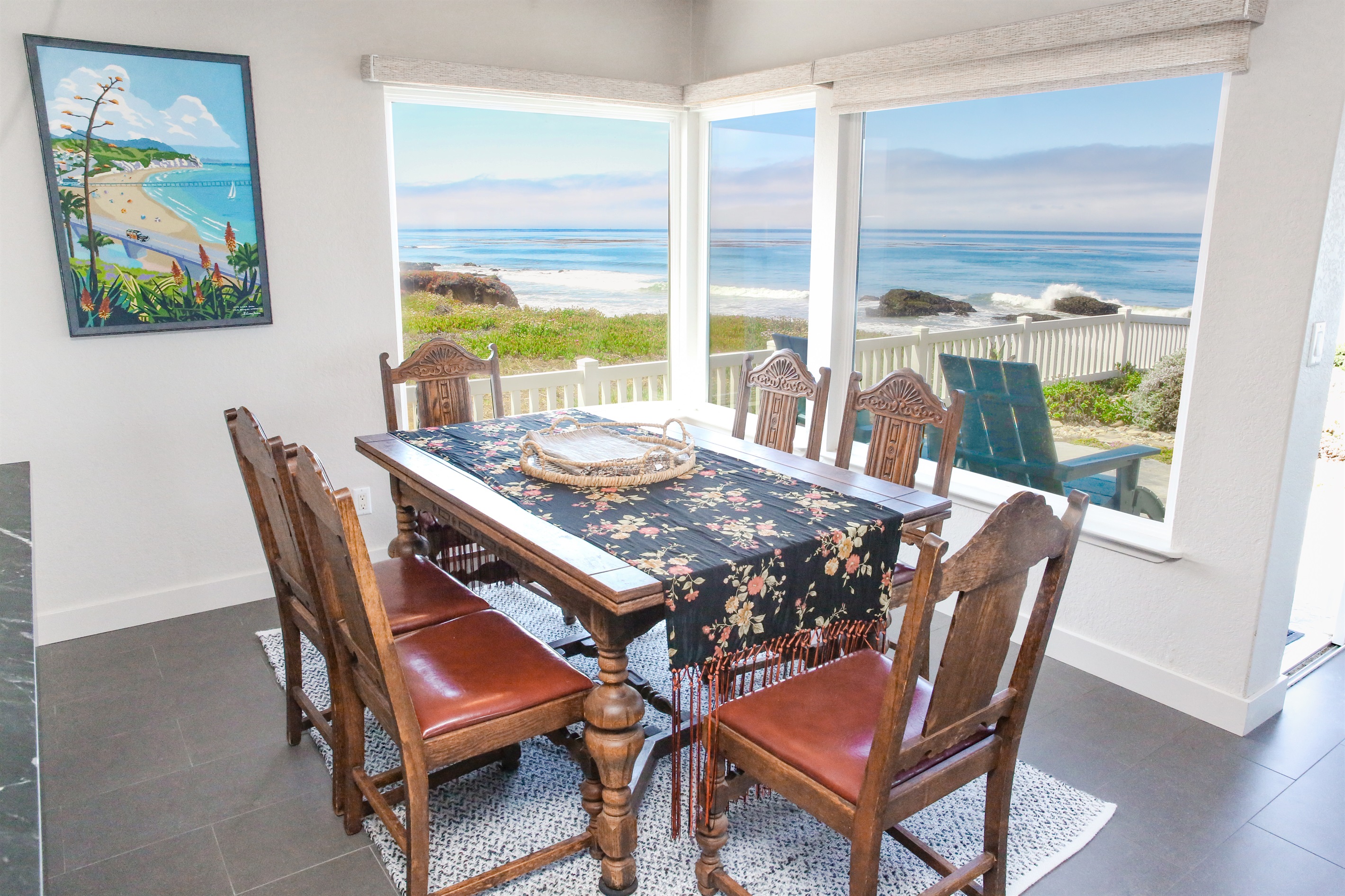 Dinning room with ocean view