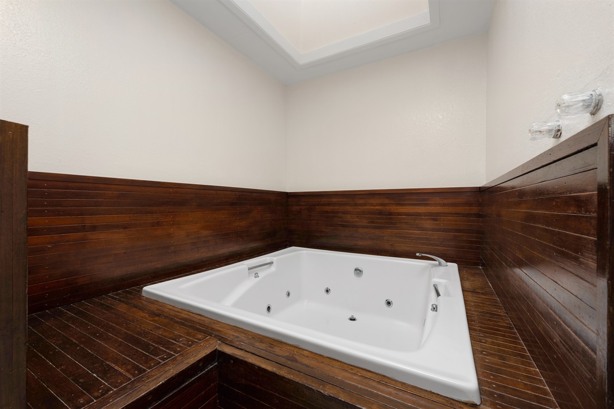 Large Jacuzzi in Primary Bathroom