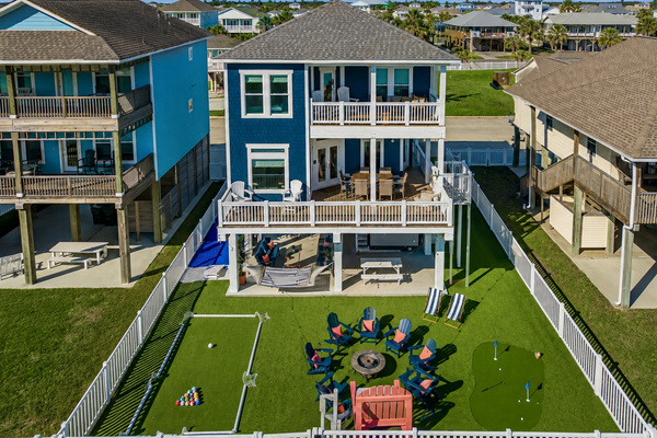 Ocean views from three levels.