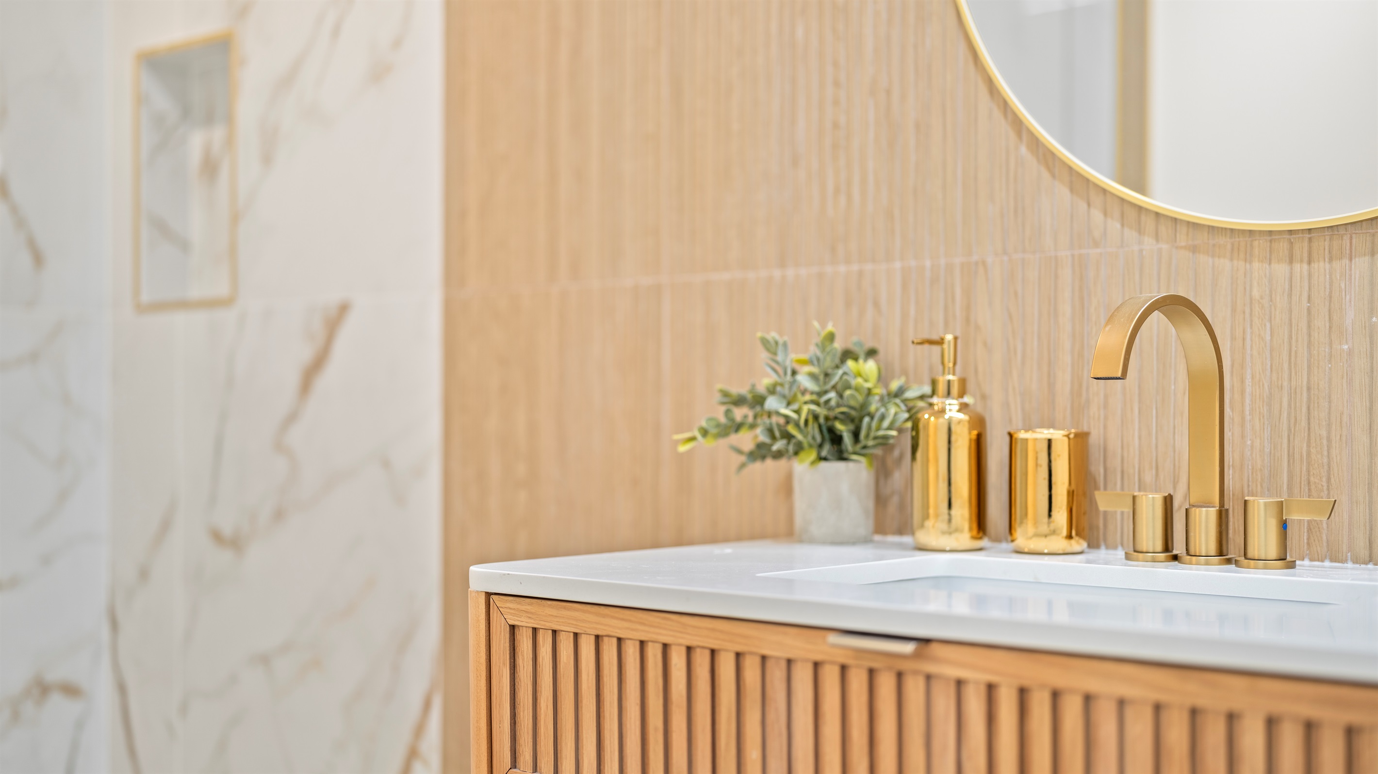 Master Bedroom Bathroom 1