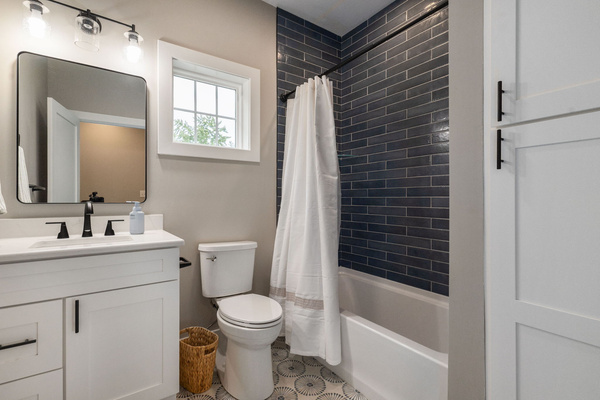 2nd Floor Bathroom
