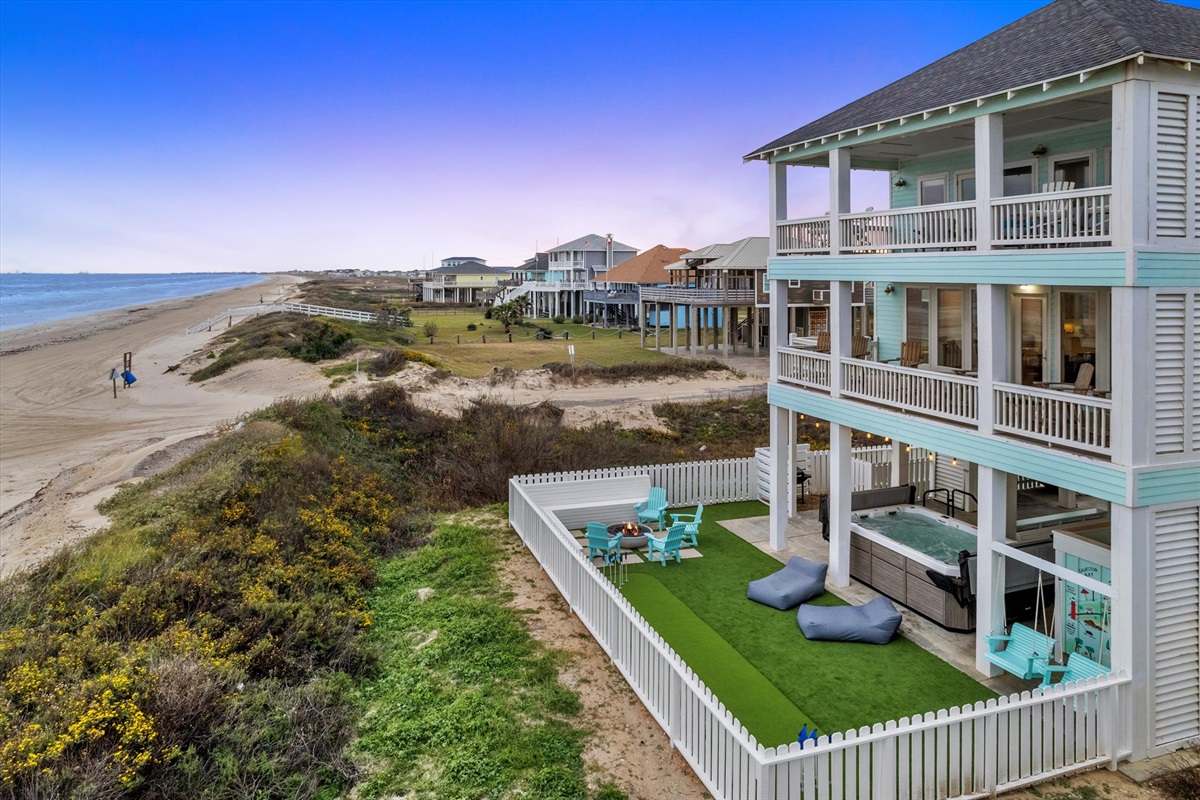 2e3364d2b140439da90fbff221a6ec2f Large | Beachhouse | Texas | TX | Vacation Homes | Galveston | Crystal Beach | Kokomo | Breezy Days | Beachfront Elegance | Sunrise Serenity | Southern Sands Property Management, LLC