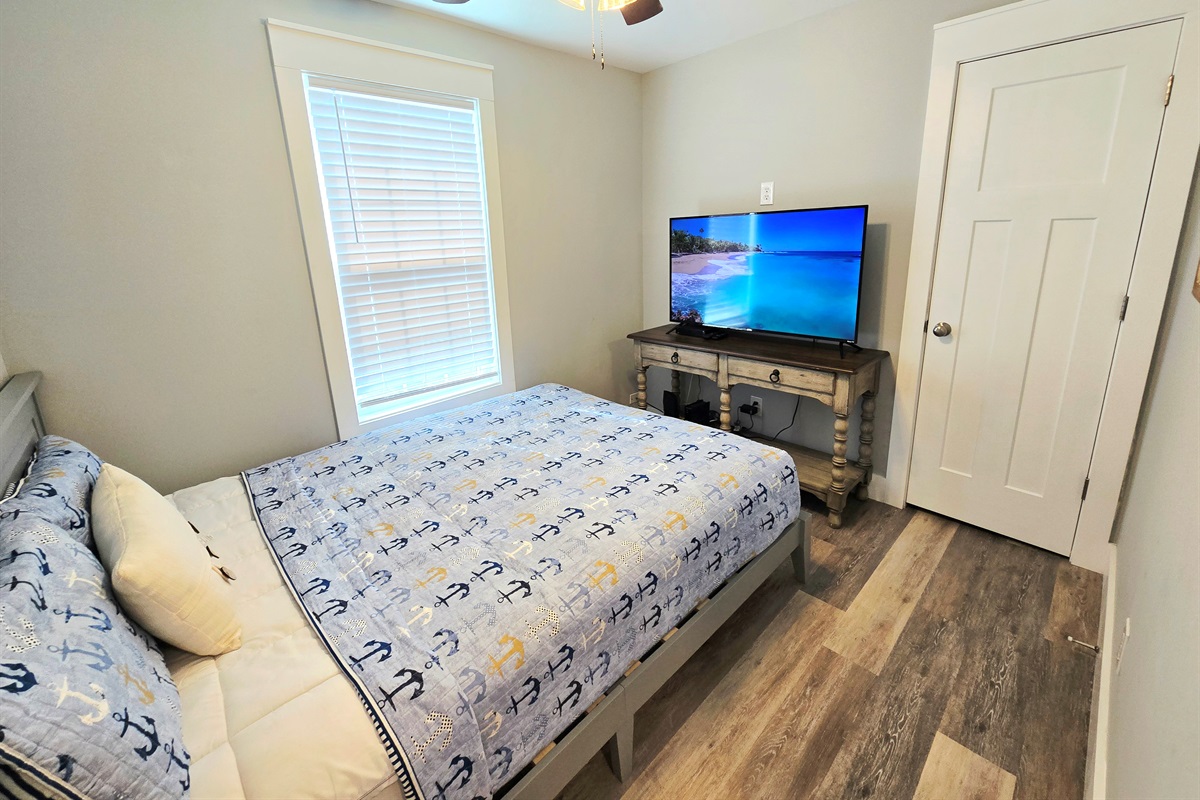 Bedroom 3 - Queen Bed
