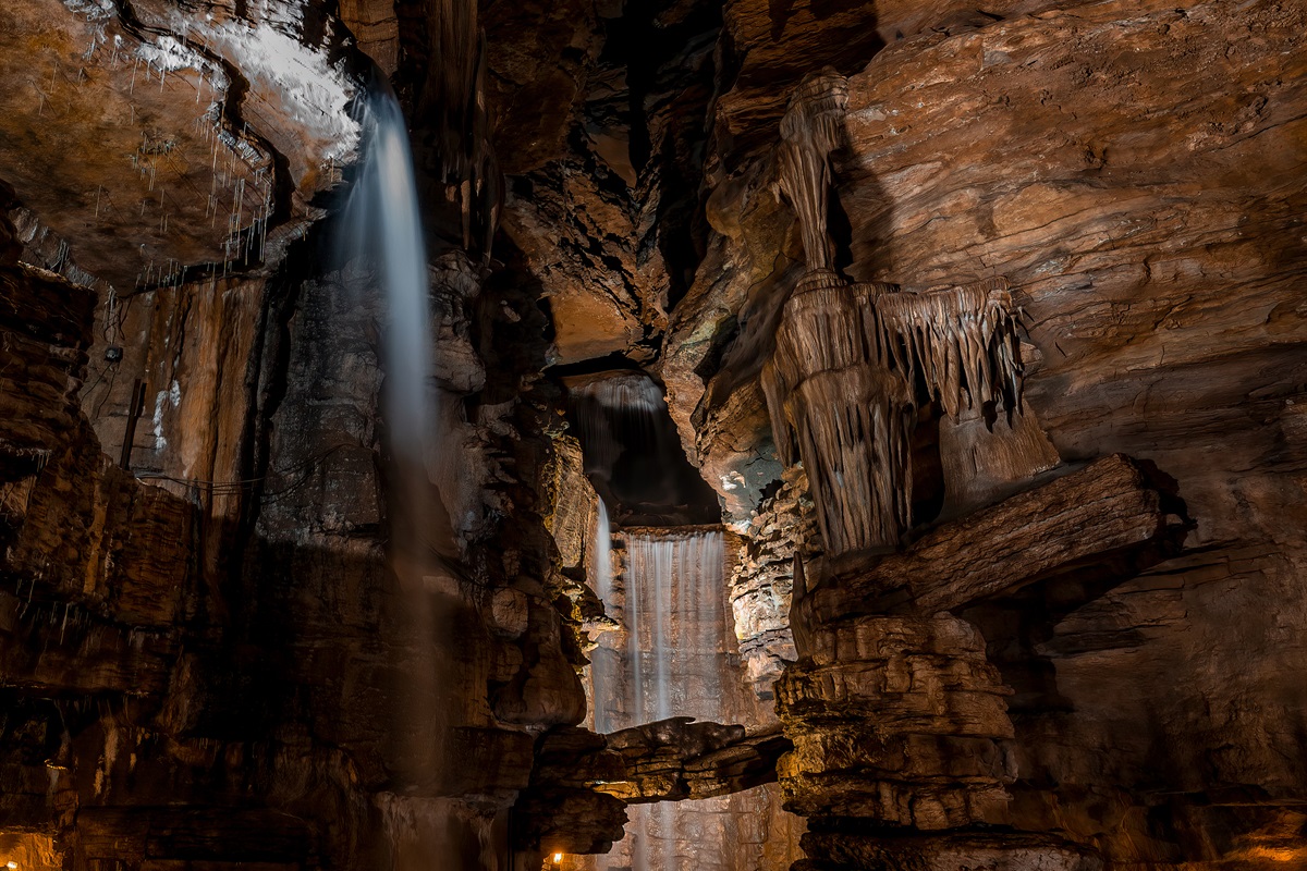 Lost Canyon Cave @ Top of the Rock - 15 min from cabin