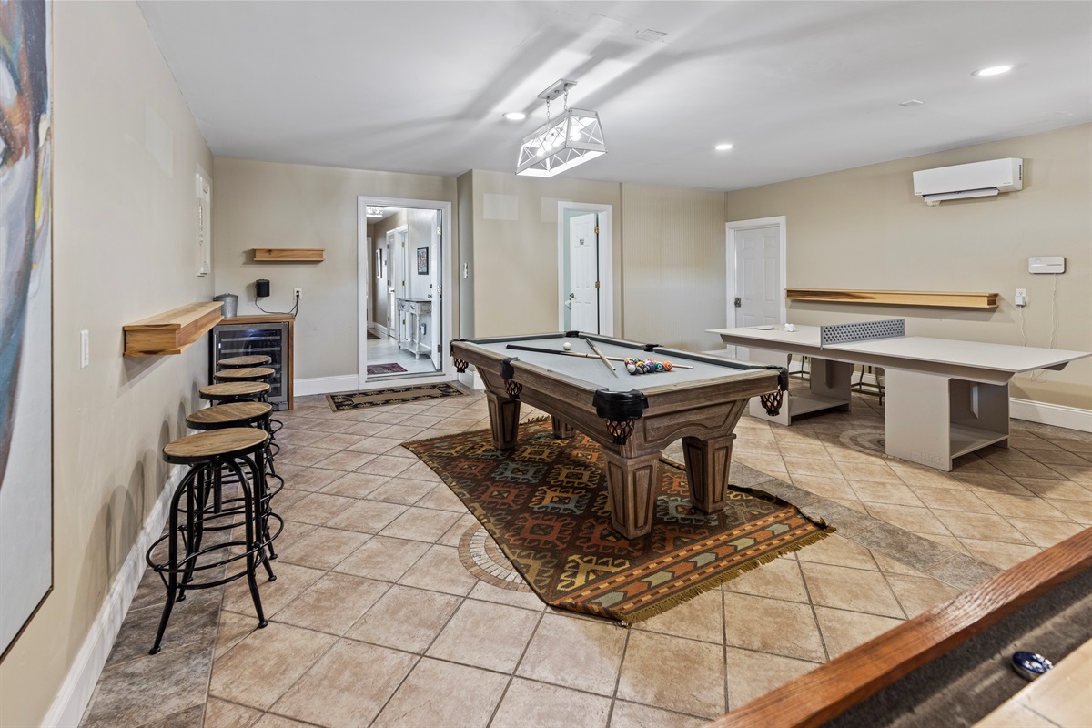 Game Room (1st Floor)