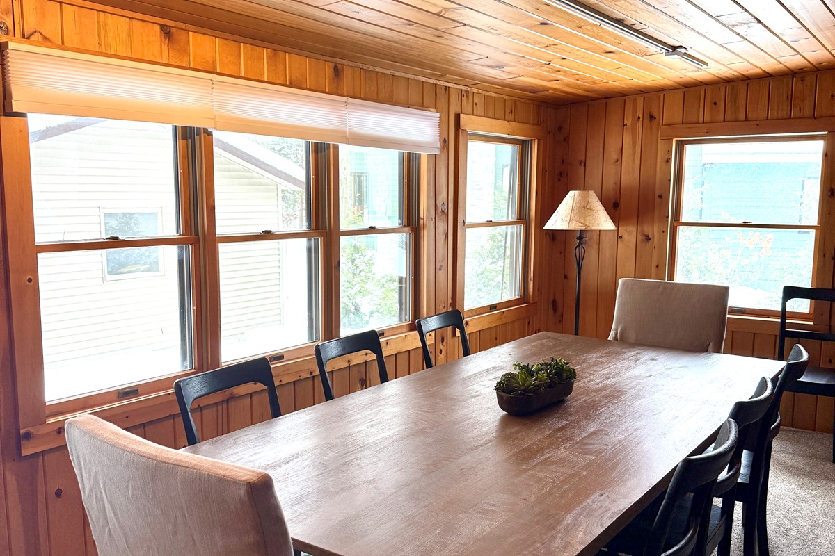 Share meals with a stunning lake backdrop — the best seat in the house.