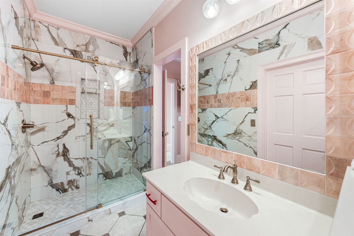 First Floor Bath | Part of King Suite & Hallway Access