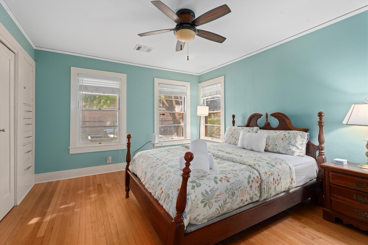 2e5199ae44f848ee85a7489f3f401a93 Large | Beachhouse | Texas | TX | Vacation Homes | Galveston | Crystal Beach | Kokomo | Breezy Days | Beachfront Elegance | Sunrise Serenity | Southern Sands Property Management, LLC