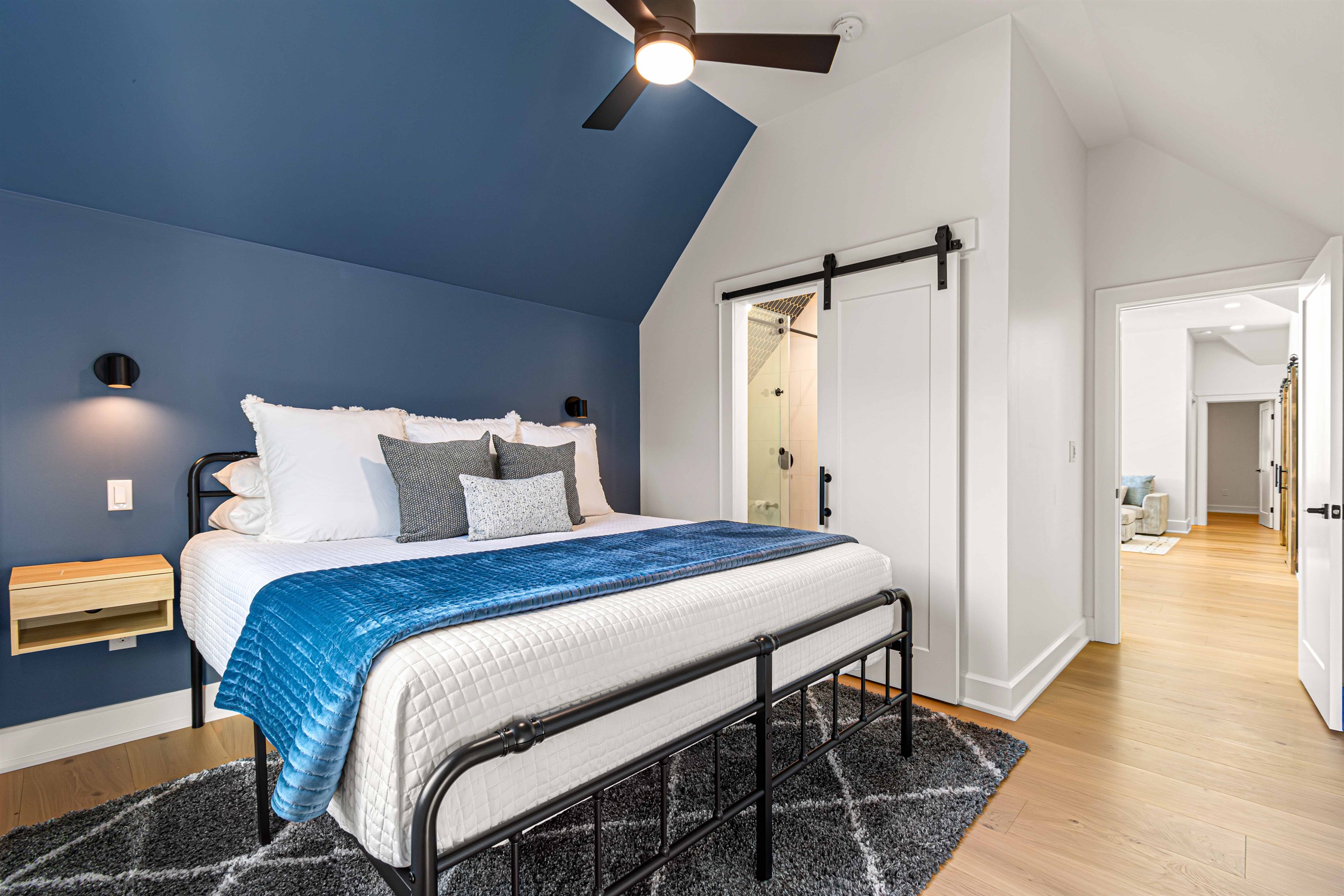 King bed w/ ensuite full bath.