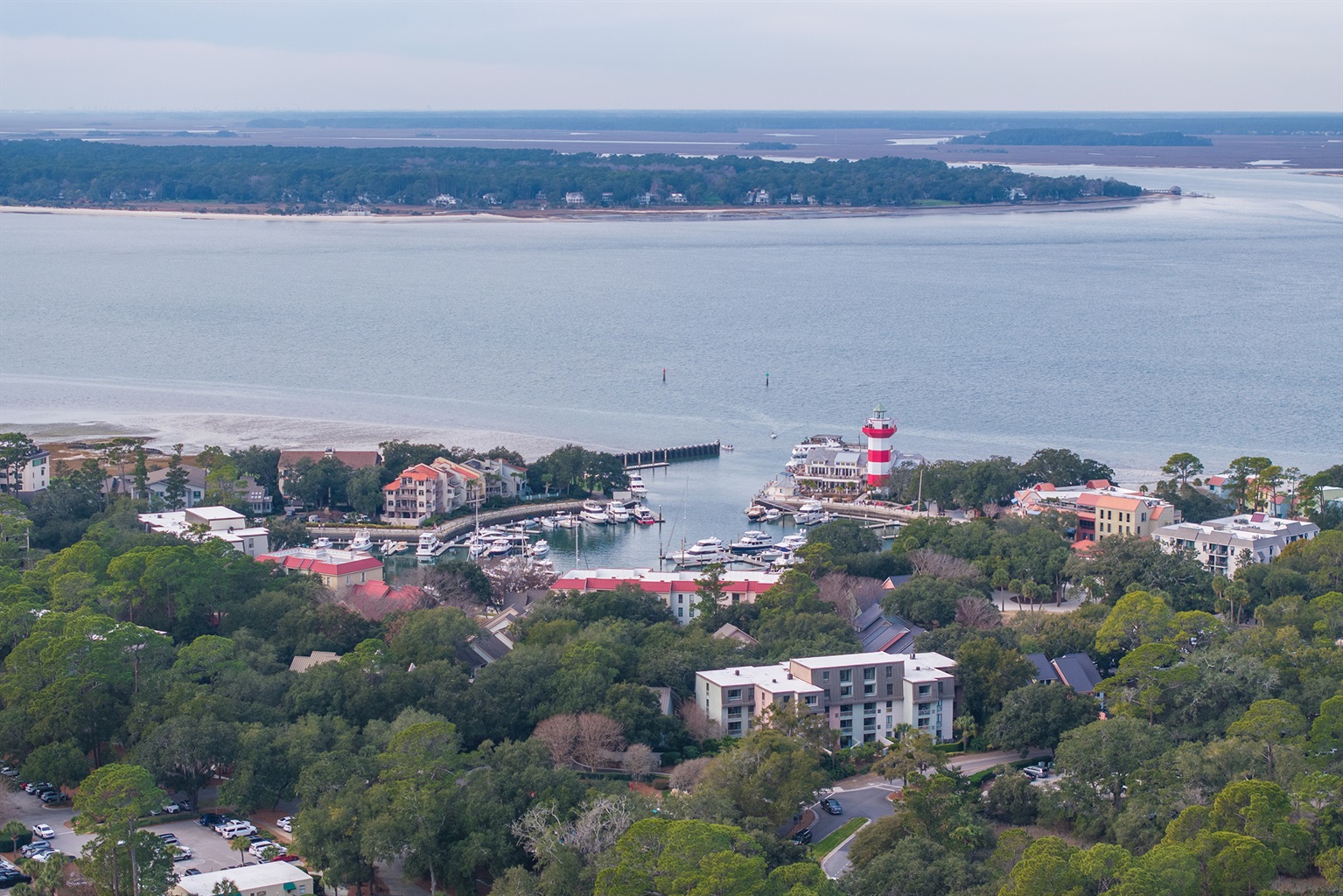 Walk or ride bikes to Harbour Town where you'll find great shopping, dining and entertainment at the Liberty Oak