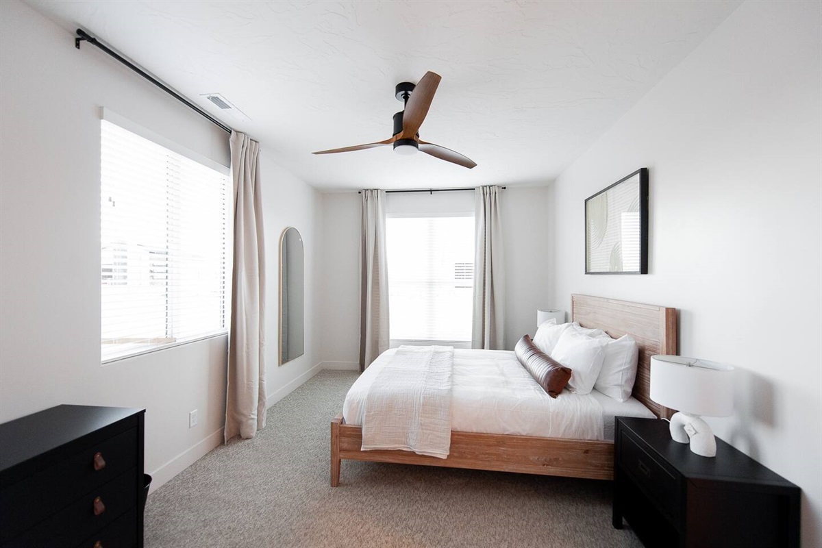 1 Queen - Bedroom 3