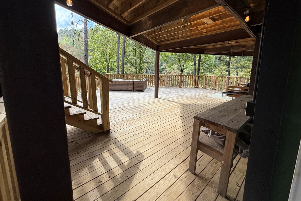 Oversized deck with firewood stocked for your stay