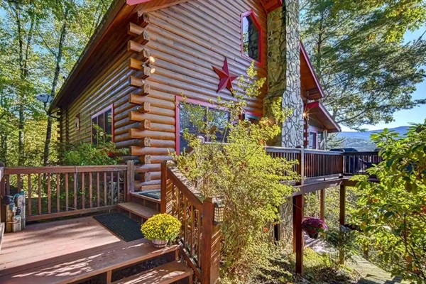 We hope you find rest and relaxation at Lair of the Bear cabin.
