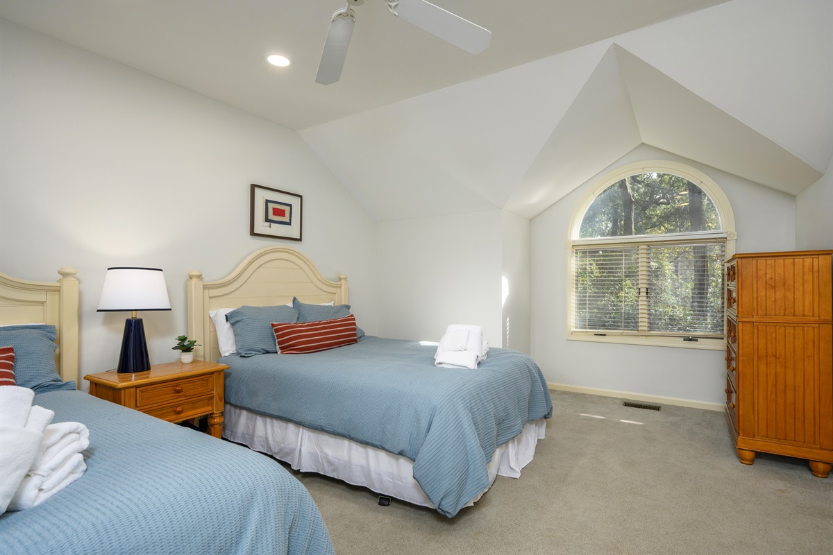 2nd Double Queen bedroom over garage