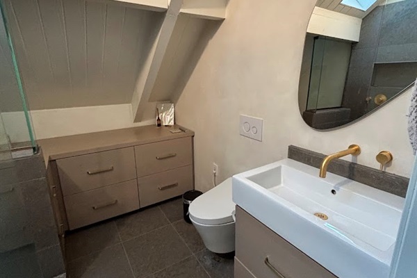 Upstairs bathroom